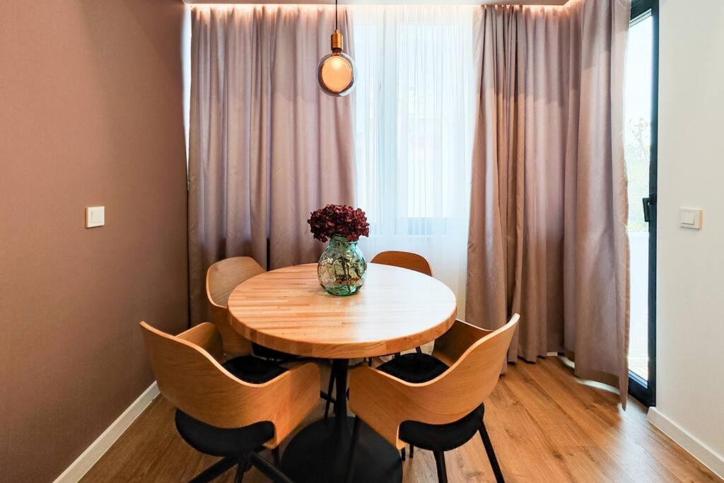 Opal Beachfront Apartment Varna Bagian luar foto