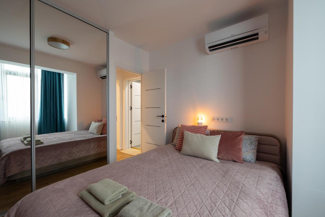 Opal Beachfront Apartment Varna Bagian luar foto
